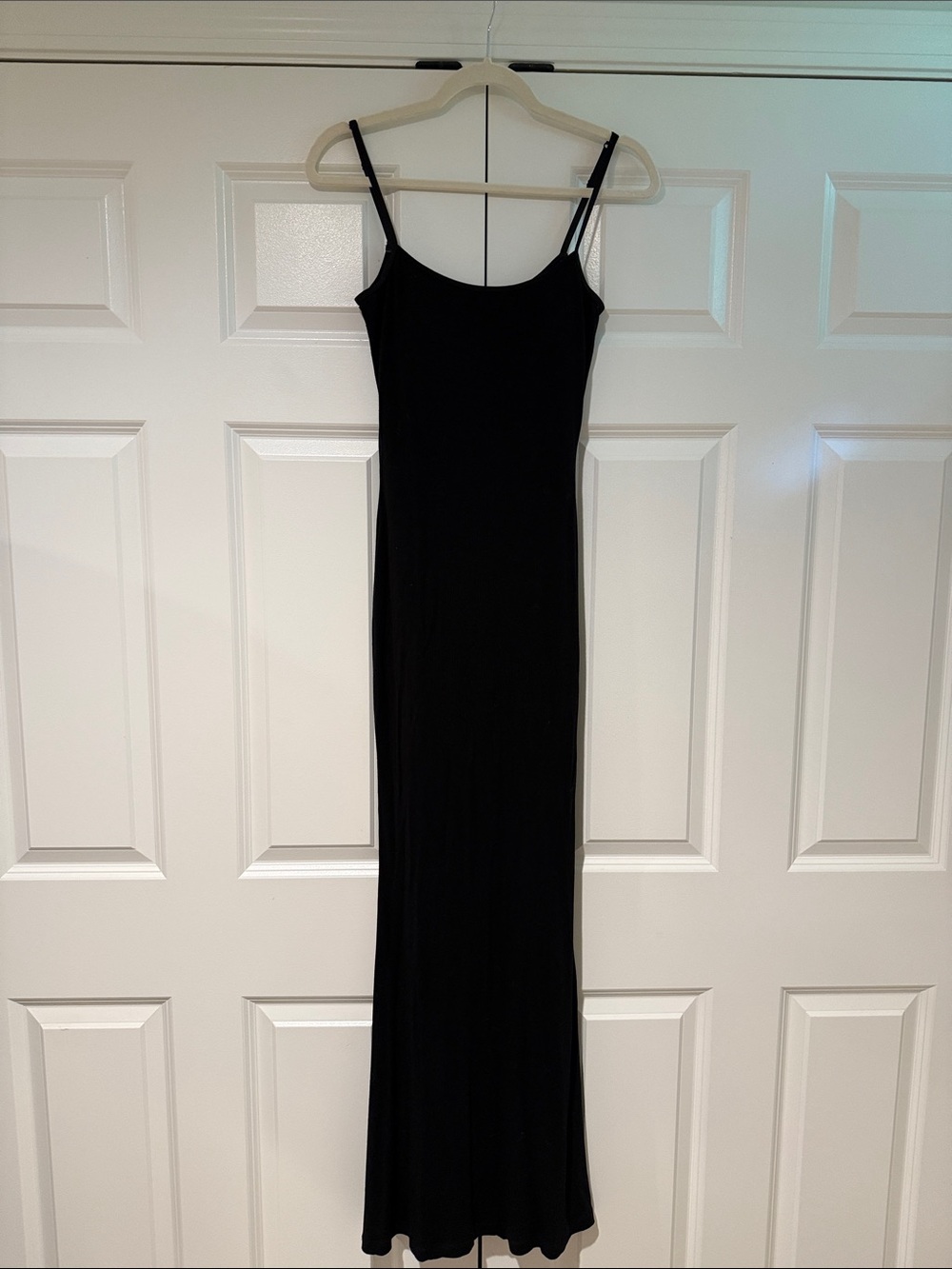 Sleek Black Spaghetti-Strap Maxi Dress